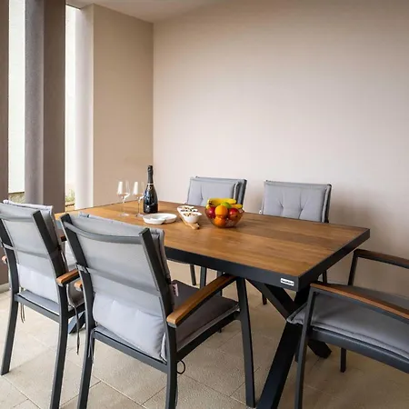 Spacious With Sea View And Terrace