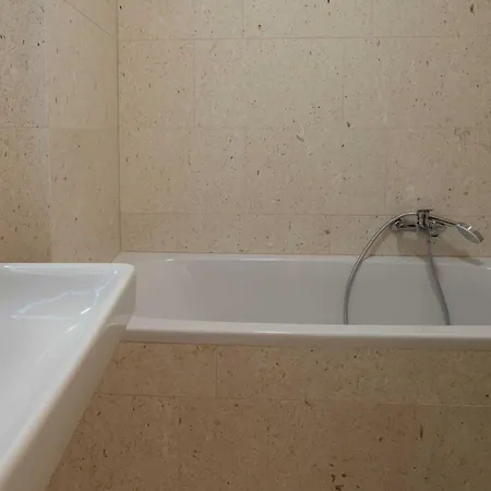 Spacious With Sea View And Terrace Apartman