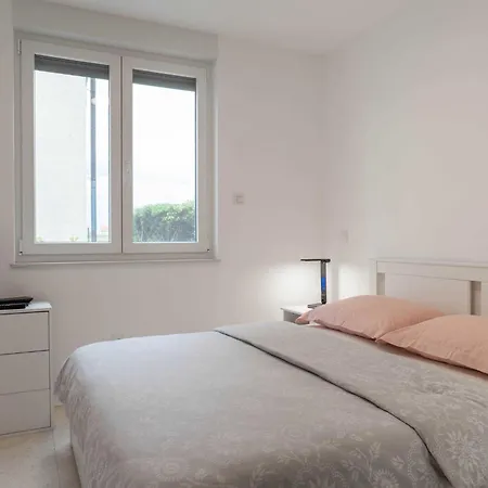 Spacious With Sea View And Terrace * Povljana