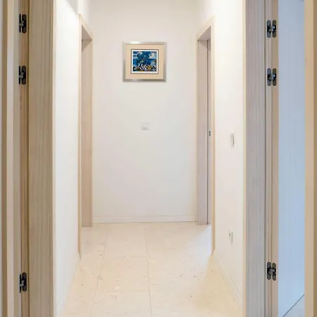 Apartman Spacious With Sea View And Terrace *