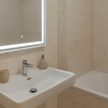 Spacious With Sea View And Terrace *